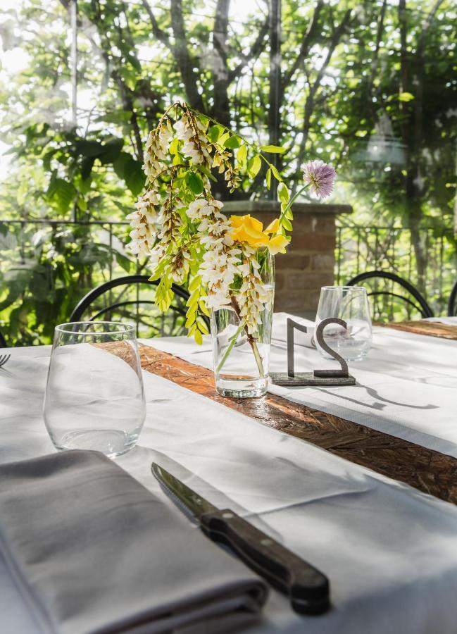 Il Giardino Di Ghilot Bed and Breakfast Cherasco Buitenkant foto