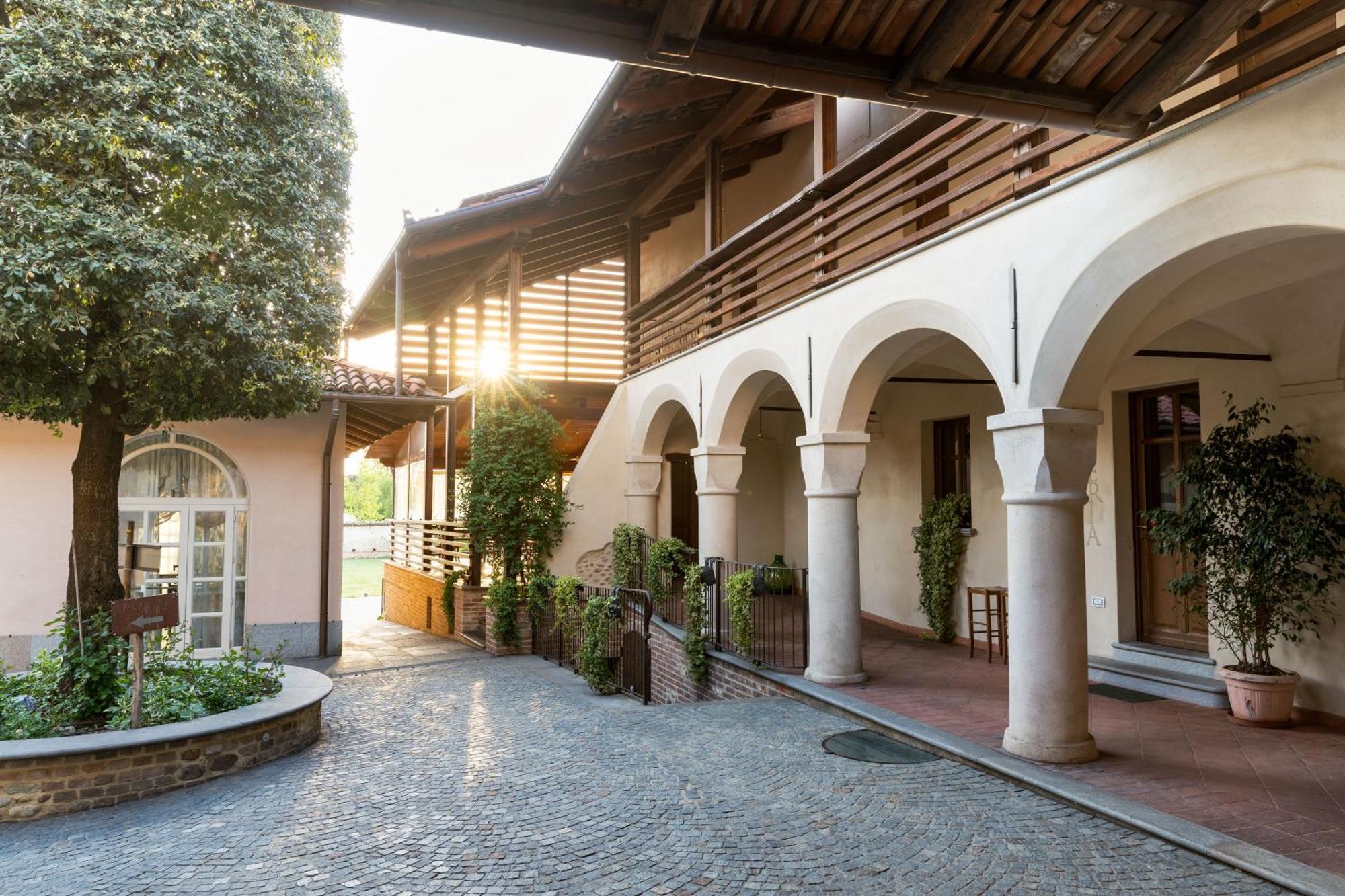 Il Giardino Di Ghilot Bed and Breakfast Cherasco Buitenkant foto